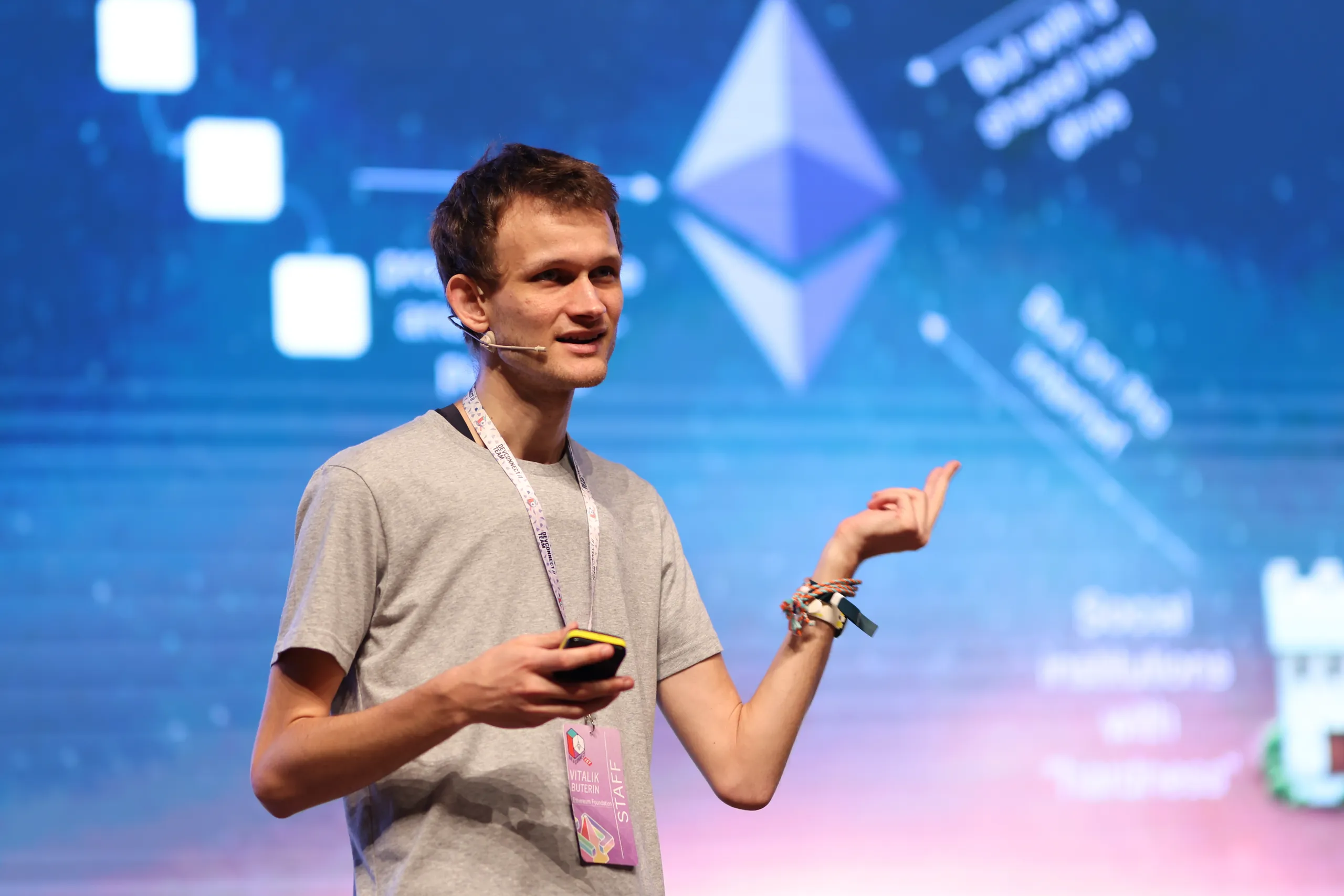 Speaker presenting during Devconnect 2023