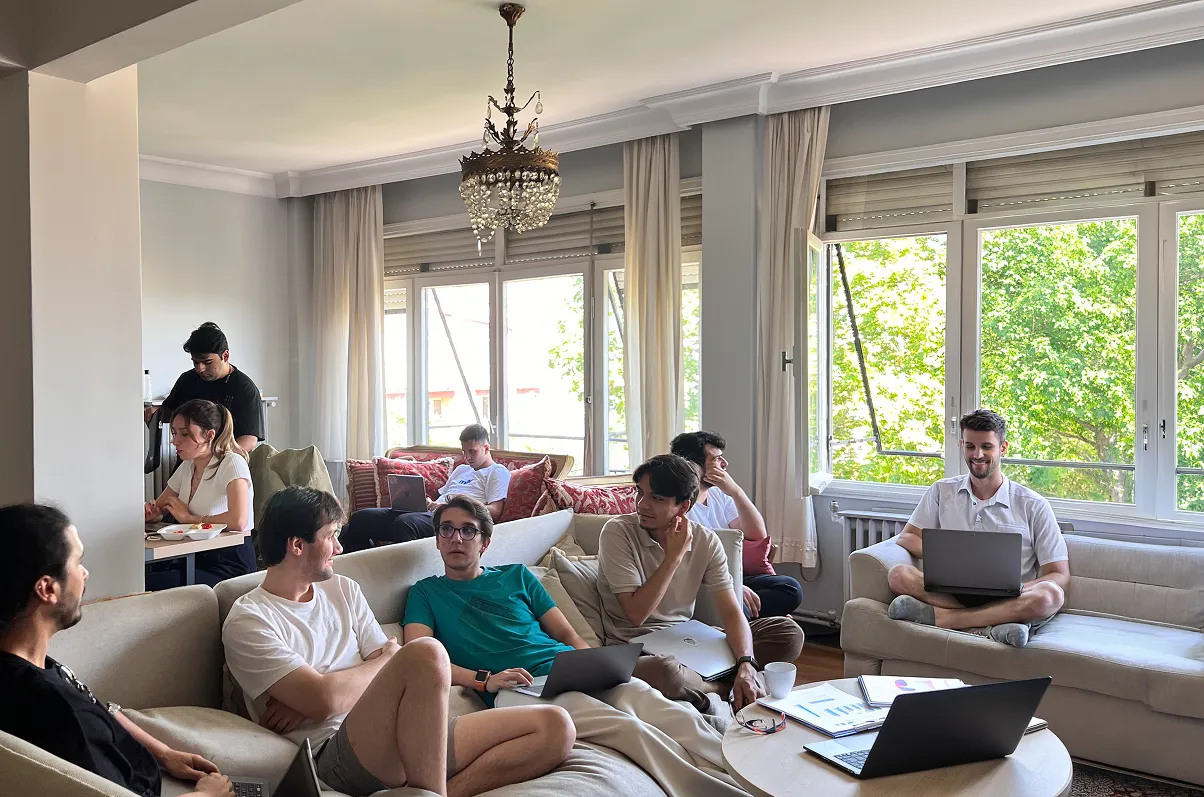 Builders collaborating at a ModaPalas hackathon